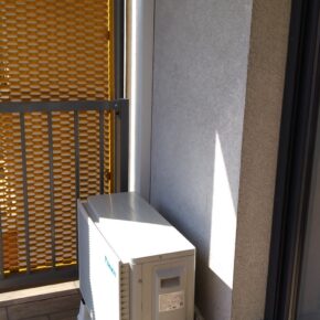 Montaż klimatyzatora na balkonie w bloku